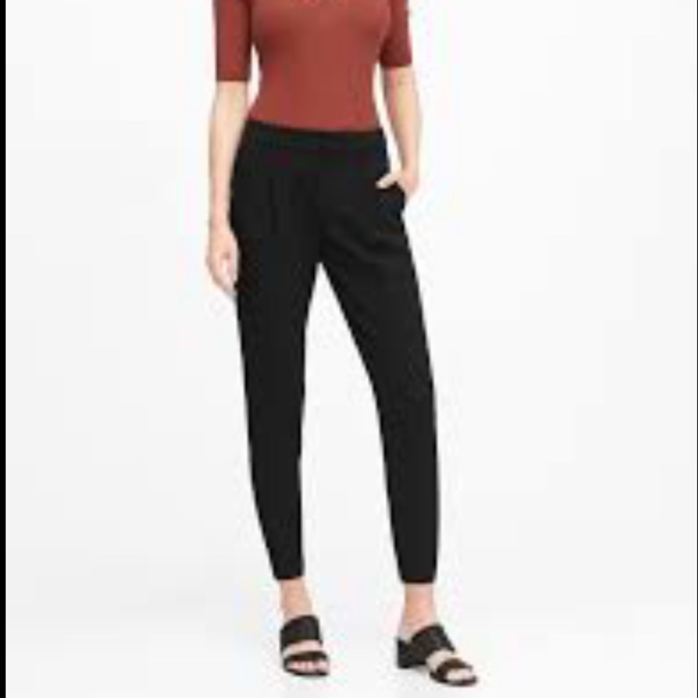 HIGH RISE CROPPED TAPERED PANTS